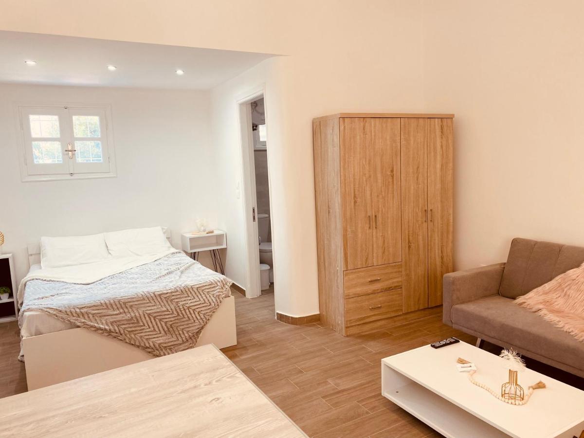 Louvros Luxury Suites Dassia  Zewnętrze zdjęcie