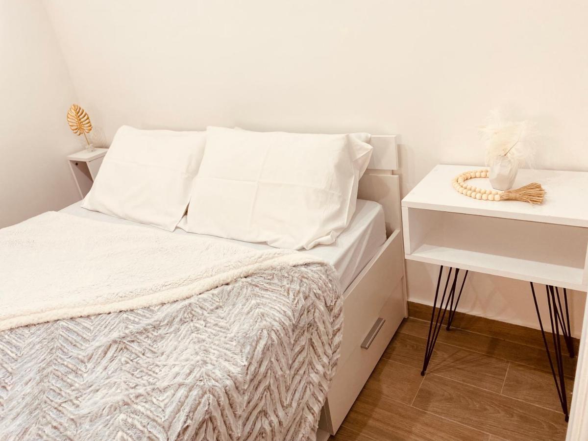 Louvros Luxury Suites Dassia  Zewnętrze zdjęcie