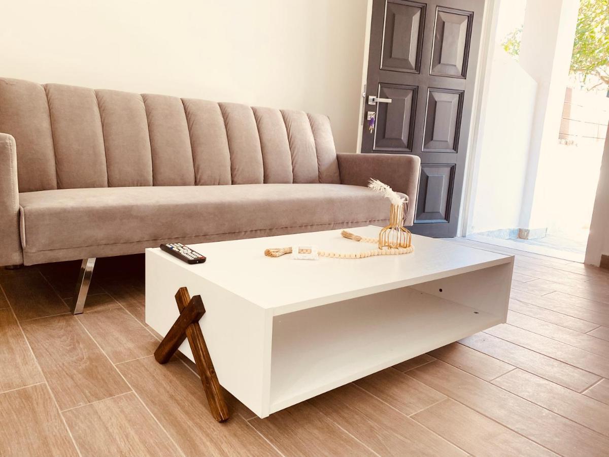 Louvros Luxury Suites Dassia  Zewnętrze zdjęcie