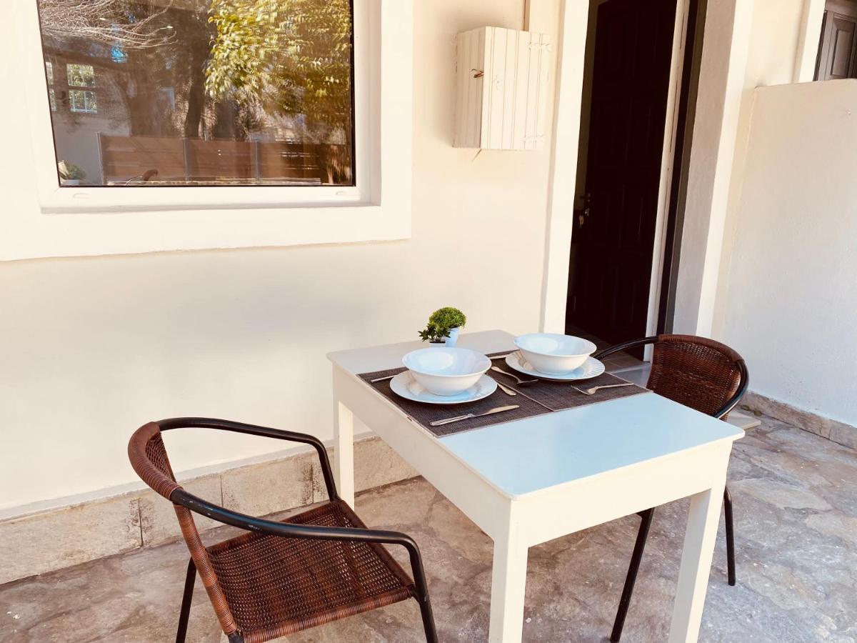 Louvros Luxury Suites Dassia  Zewnętrze zdjęcie