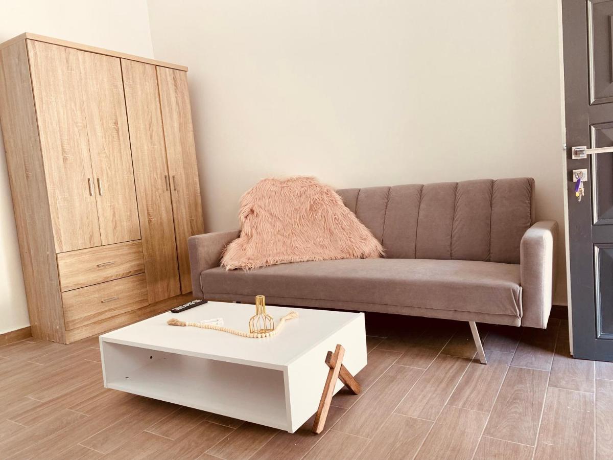 Louvros Luxury Suites Dassia  Zewnętrze zdjęcie