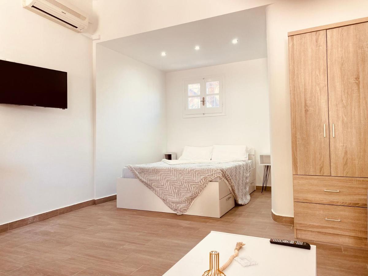 Louvros Luxury Suites Dassia  Zewnętrze zdjęcie