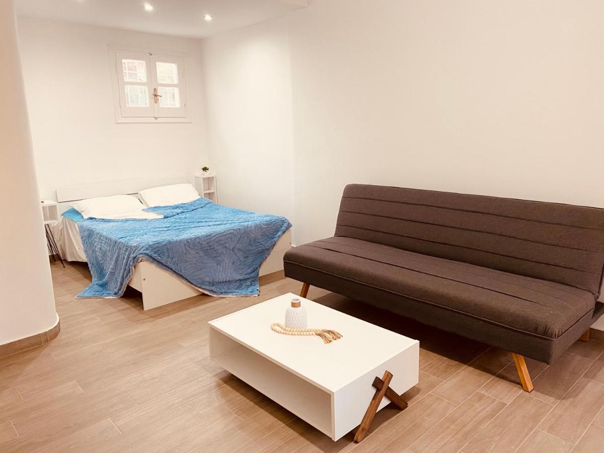 Louvros Luxury Suites Dassia  Zewnętrze zdjęcie