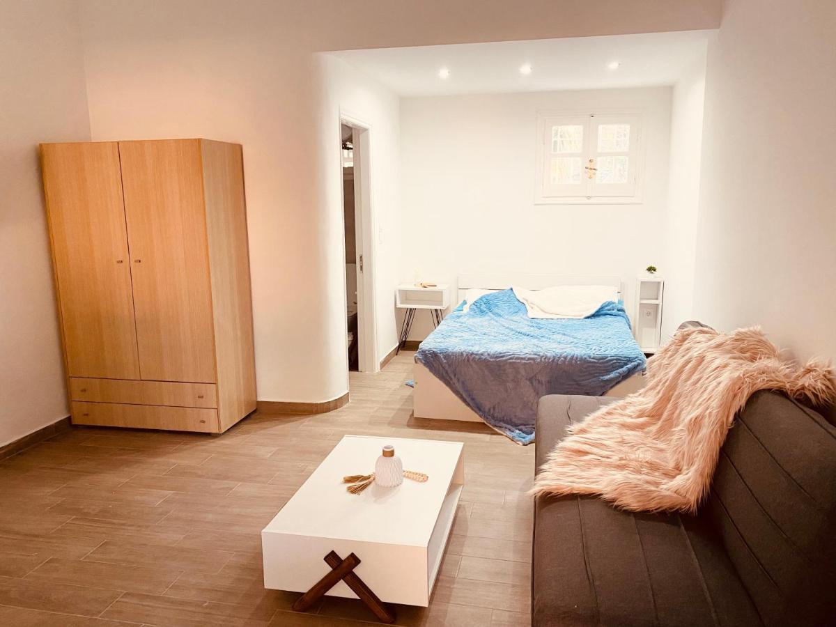 Louvros Luxury Suites Dassia  Zewnętrze zdjęcie
