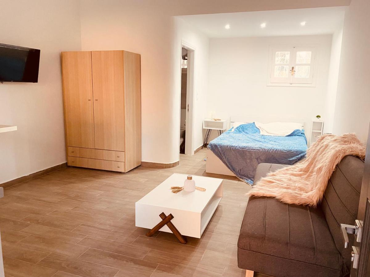 Louvros Luxury Suites Dassia  Zewnętrze zdjęcie